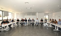 Kamuda örgütlü sendikalar gelinen noktayı değerlendirmek için toplantı yapıyor