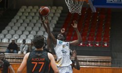 Soyer Altınbaş’tan Farklı Galibiyet  89-48