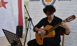 DAÜ’de Atatürk'ü Anma Gençlik ve Spor Bayramı vesilesiyle müzik dinletisi ve sergi düzenlendi