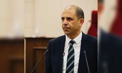 Özersay: “WhatsApp hesabımızı kapatarak sesimizi kesmeye çalışıyorlar”