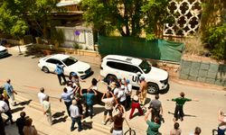 Birleşik Kıbrıs- İki Toplumlu Barış İnsiyatifi Dayanışma Evi önünde pankart açtı