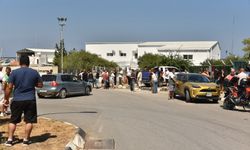 Girne açıklarında su alan feribottaki yolcuların tahliyesi sürüyor
