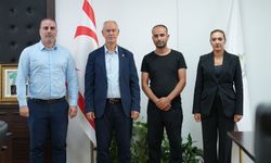 MAĞDURİYETİ İHBAR KABUL ETTİ, HAREKETE GEÇTİ: HASİPOĞLU’NDAN FİLO JET KAZAZEDESİNE DESTEK