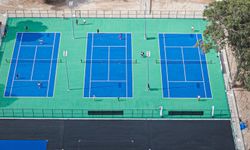 Gazimağusa’da tenis kompleksi projesinin ilk etabında altı kort tamamlandı