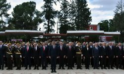 29 Ekim Cumhuriyet Bayramı: Lefkoşa Atatürk Anıtı'nda tören düzenlendi