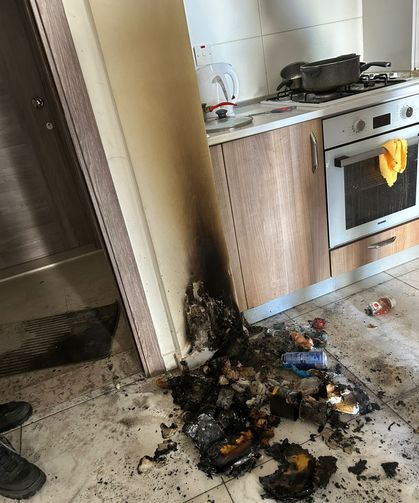 Lefkoşa'da bir evin mutfağında yangın...