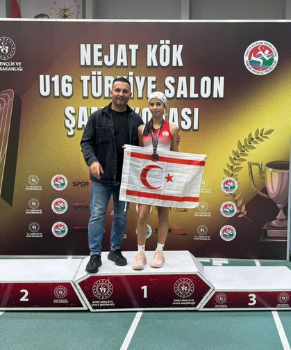 Bursa’da başarıyla yarışan KKTC Atletizm Federasyonu Milli Takımı, Pazar gecesi adaya döndü
