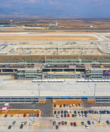 Hava Trafik Kontrolörleri Ercan’da grev başlattı, uçuşlar durdu