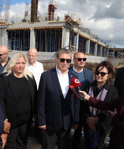 Başbakan Üstel Pamuklu Devlet Hastanesi inşaatında incelemelerde bulundu