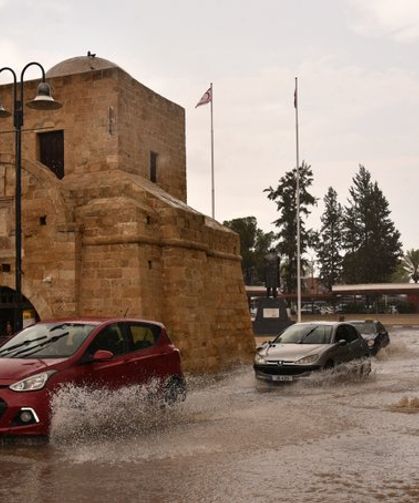 Yarın, salı ve çarşamba yağmur ile fırtına bekleniyor… Pazar ve pazartesi sıcaklık 25 dereceye kadar yükselecek