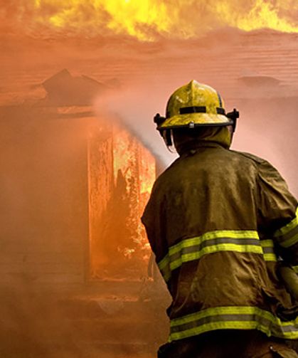 Lapta’da gaz ocağı üzerinde unutulan tencere yangına sebep oldu