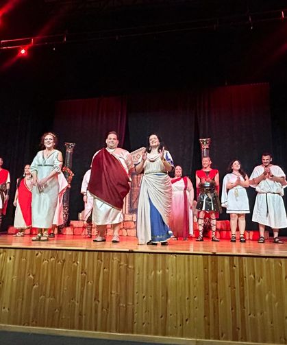 Hafta sonu tiyatroseverlerin beğenisine sunulan “Lisistrati”, 18 ve 25 Mart’ta yeniden sahnelenecek