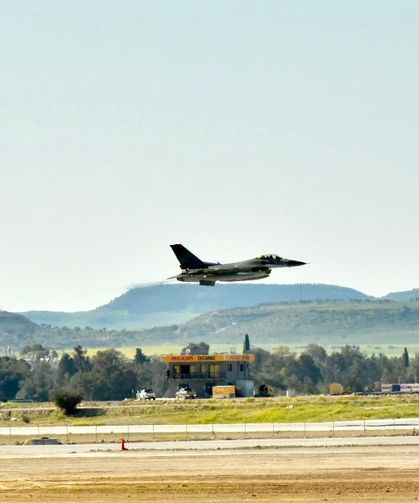 Türkiye'nin KKTC'ye gönderdiği F-16'lar Ercan'a ulaştı