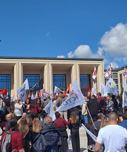 Hükümet ile sendikalar görüşüyor