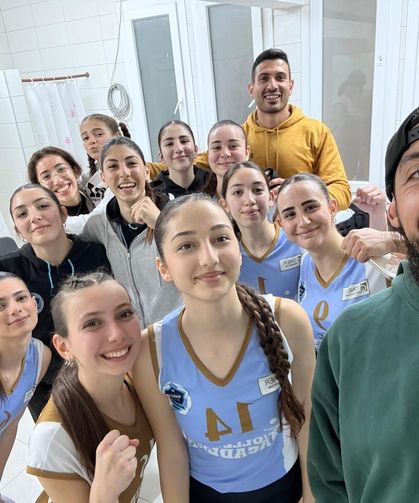 Voleybol Telsim U19 Kızlar Liginde MSA Play-Off yarı finale yakın