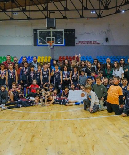 YDİ Namağlup Şampiyon