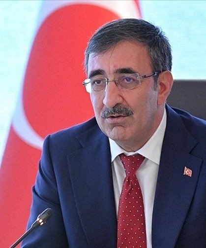 Yılmaz Kıbrıslı Türklere taş ve patlayıcı madde atılmasını kınadı