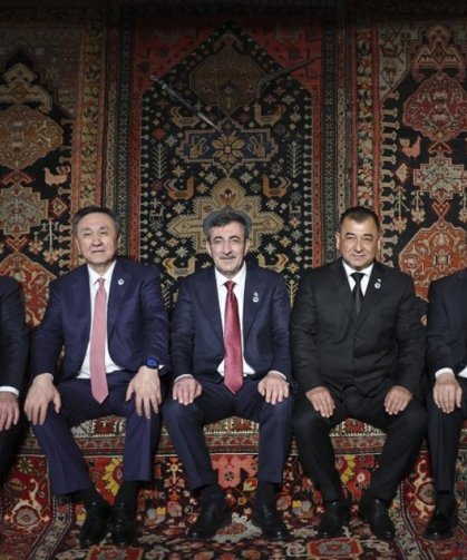 Türkiye Cumhurbaşkanı Yardımcısı Yılmaz ile Başbakan Üstel Azerbaycan Milli Halı Müzesi'ni ziyaret etti