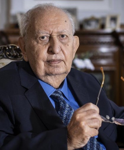 Türk Siyasetinde Bir Dönem Sona Erdi: Cindoruk Vefat Etti