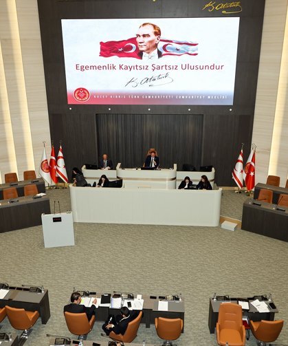 Meclis Genel Kurulu'nda, hayat pahalılığını düzenleyen 11 yasa tasarısı komiteye geri çekildi