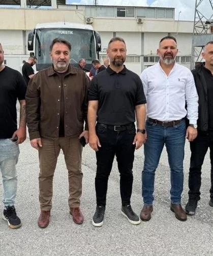 Sendikalar Üstel’in evi yerine Girne Kordonboyu’nda basın açıklaması yaptı