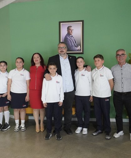 23 Nisan İlkokulu öğrencileri Girne Belediye Başkanı Şenkul’u ziyaret etti