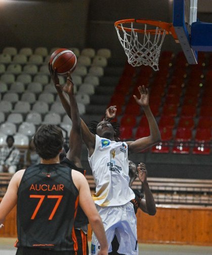 Soyer Altınbaş’tan Farklı Galibiyet  89-48