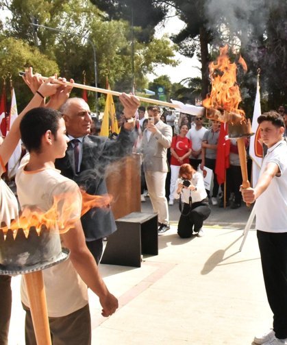 19 Mayıs Atatürk’ü Anma, Gençlik ve Spor Bayramı Haftası Gençlik Meşalesi’nin yakılmasıyla başladı