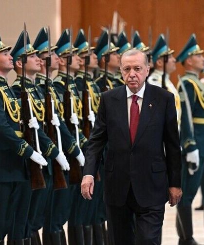 Türkiye Cumhurbaşkanı Erdoğan, Kazakistan'da resmi törenle karşılandı