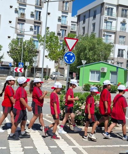 Şehit Mehmet Eray İlkokulu öğrencilerine güvenli trafik eğitimi