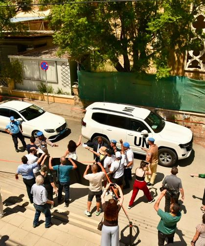 Birleşik Kıbrıs- İki Toplumlu Barış İnsiyatifi Dayanışma Evi önünde pankart açtı