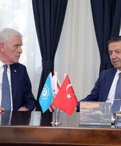 Dışişleri Bakanı Ertuğruloğlu, İYİ Parti heyetini kabul etti