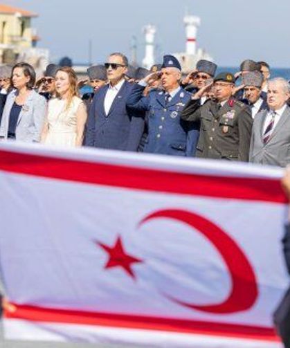 Kıbrıs Barış Harekâtı'nın 52. yıl dönümü İzmir'de törenle kutlandı