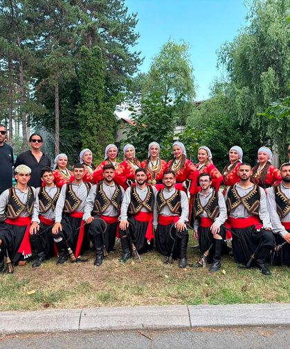 LAÇ Belediyesi Halk Dansları Topluluğu Sırbistan’daki Uluslararası Festivale katıldı