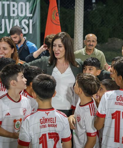 28. Naci Talat Halı Saha Futbol Anı Turnuvası’nda U10 kategorisi maçları gerçekleştirildi