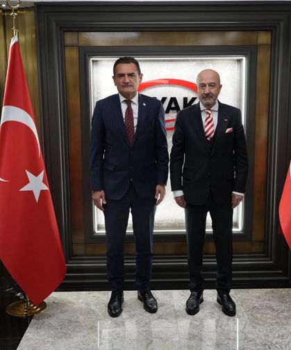 İçişleri Bakanı Oğuz, Ankara’da Emekli Korgeneral Zekai Aksakallı'yı ziyaret etti