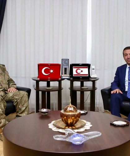 Dışişleri Bakanı Ertuğruloğlu, Kara Kuvvetleri Komutanı Orgeneral Tokel ile görüştü