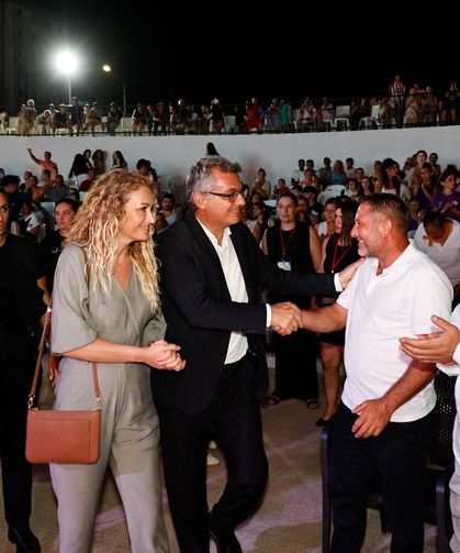 Erhürman, Yeniboğaziçi ve Serdarlı’daki festivallere katıldı