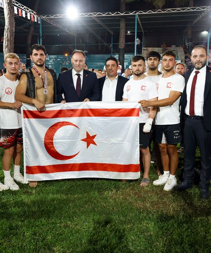 Meclis Başkanı Öztürkler Türk Dünyası Uluslararası Aba Güreşi Finallerini izledi