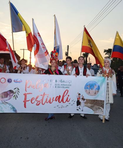 Yeniboğaziçi Pulya ve Uluslararası Halk Dansları festivalleri başladı