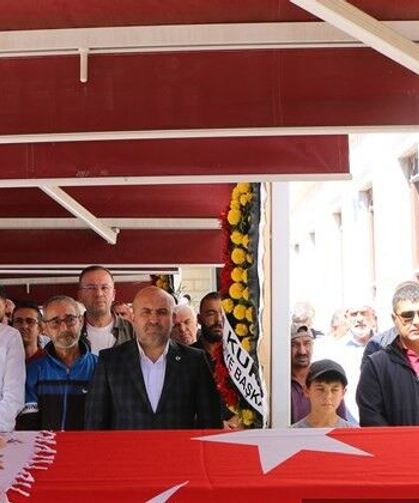 KKTC'deki gemi kazasında hayatını kaybeden Elmas Demir'in cenazesi Eskişehir'de toprağa verildi