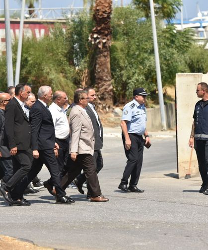 Başbakan Üstel: “Bir kişinin daha naaşına ulaşıldı”