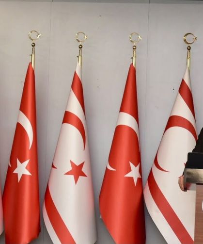 Yılmaz ve Üstel, Ercan Havalimanı'nda basın toplantısı düzenledi