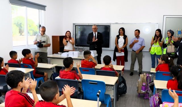 Çavuşoğlu: “Geleceğin aydınlık yüzleri sizlersiniz”