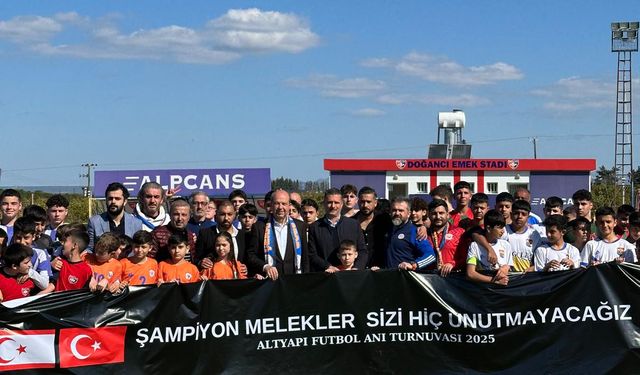 Şampiyon Melekler'in adı yeşil sahalarda