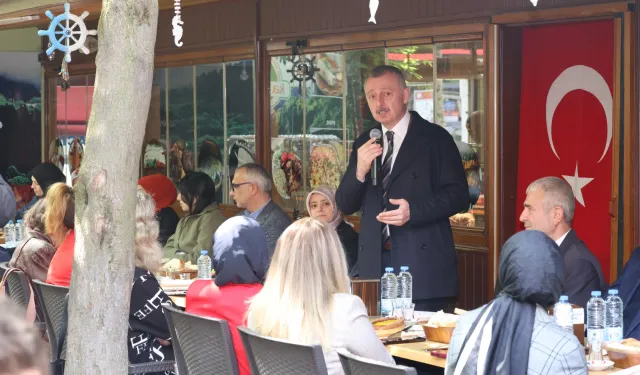 Gebze’de Başkan Büyükakın kadın esnaflarla buluştu