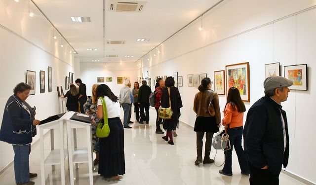 Günay Güzelgün’ün retrospektif sergisi DAÜ’de açıldı