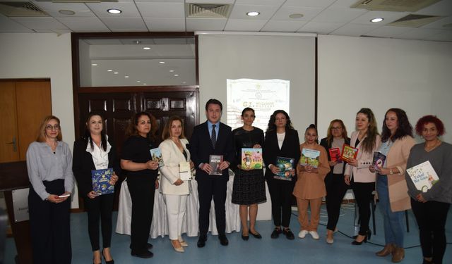 İş Bankası halk kütüphanelerine 1000 kitap bağışladı