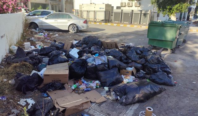 Gelibolu İlkokulu Yanı Çöplüğe Döndü: Veliler Tepkili