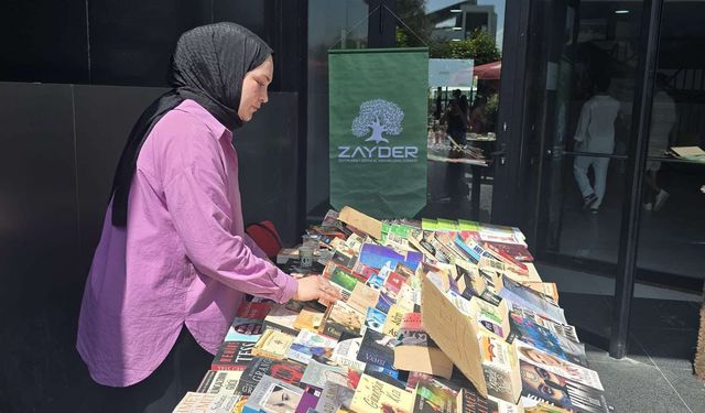 Uluslararası Final Üniversitesi öğrencileri kermes düzenledi